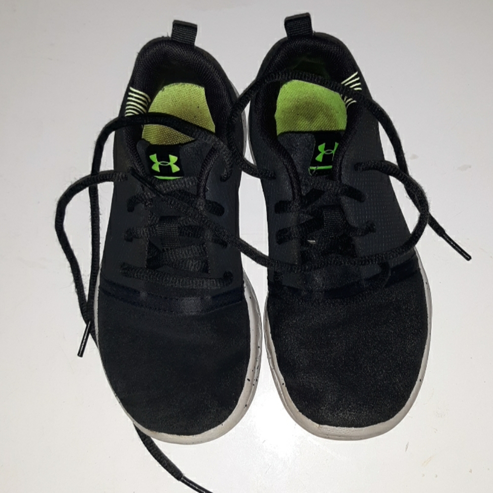 Size 13 Under Armour shoes
